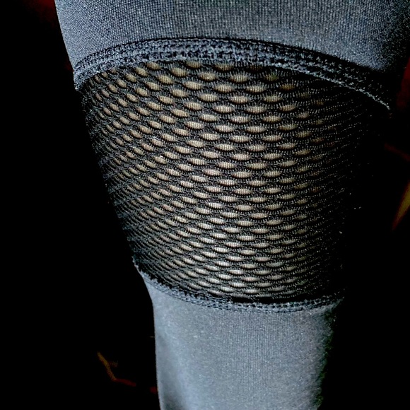 REEBOK Black with Mesh Yoga Running Workout Leggings Pants Womens Medium - Picture 4 of 15